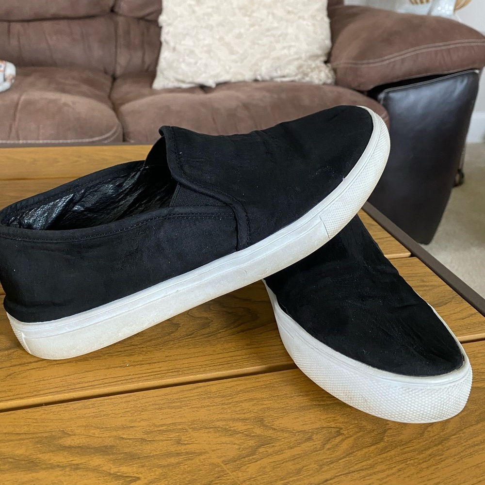 Steve Madden slip ons